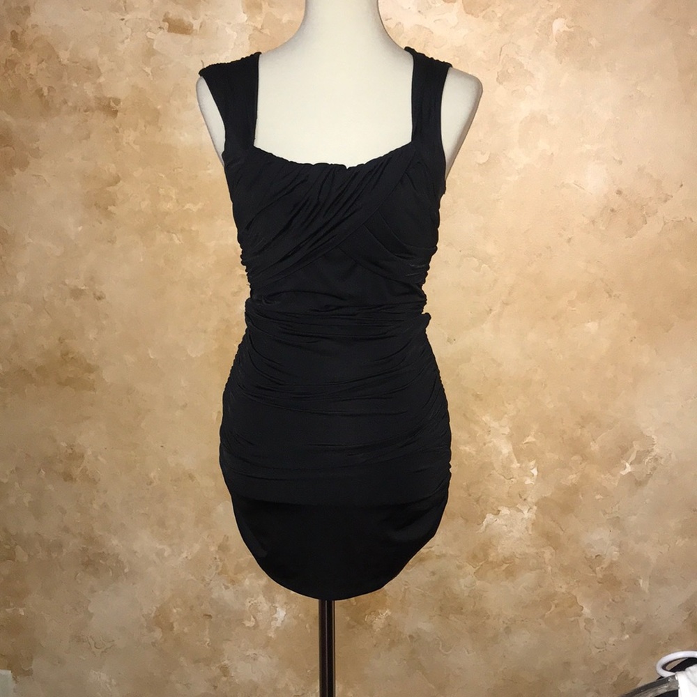 Sleeveless LBD